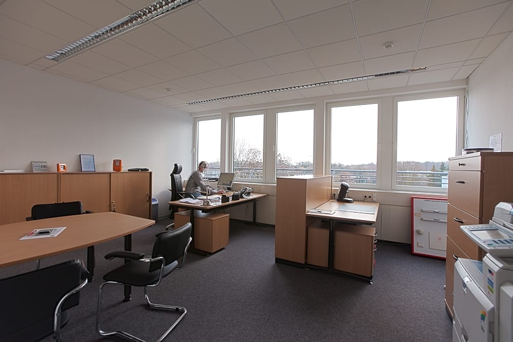 Beispielbüro möbliert
